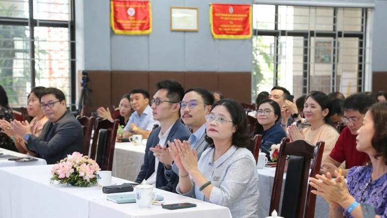 Các đại biểu tham dự hội thảo.