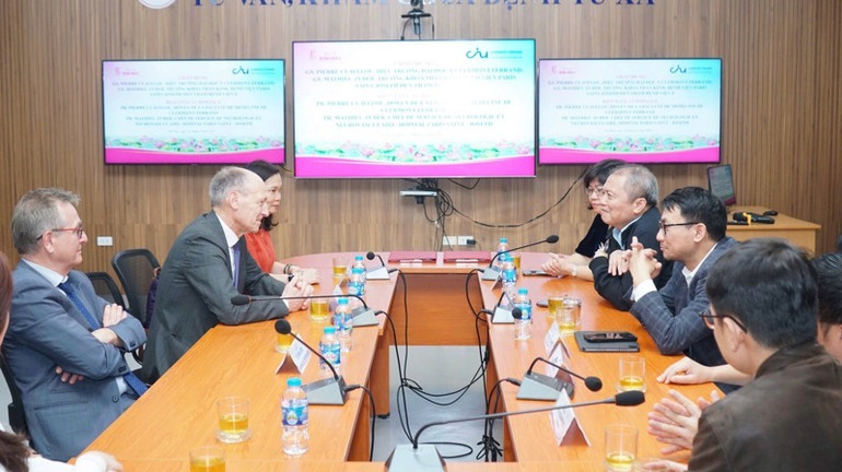 Các đại biểu tham dự lễ ký kết.