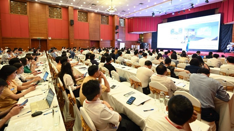 Quang cảnh hội thảo. Quang cảnh hội thảo.
