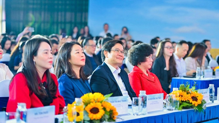 Các đại biểu tham dự hội thảo. Các đại biểu tham dự hội thảo.