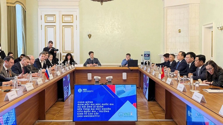 Quang cảnh buổi làm việc. (Ảnh: VNU)