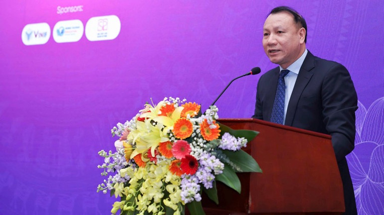 Hiệu trưởng Trường đại học Sư phạm Hà Nội Nguyễn Đức Sơn phát biểu tại Hội thảo. Hiệu trưởng Trường đại học Sư phạm Hà Nội Nguyễn Đức Sơn phát biểu tại Hội thảo.