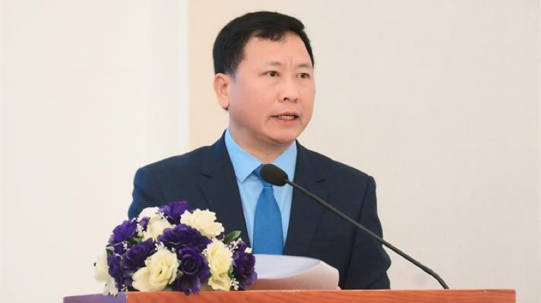 Vụ trưởng Giáo dục chính trị và Công tác học sinh, sinh viên (Bộ Giáo dục và Đào tạo) Trần Văn Đạt phát biểu tại hội thảo. Vụ trưởng Giáo dục chính trị và Công tác học sinh, sinh viên (Bộ Giáo dục và Đào tạo) Trần Văn Đạt phát biểu tại hội thảo.