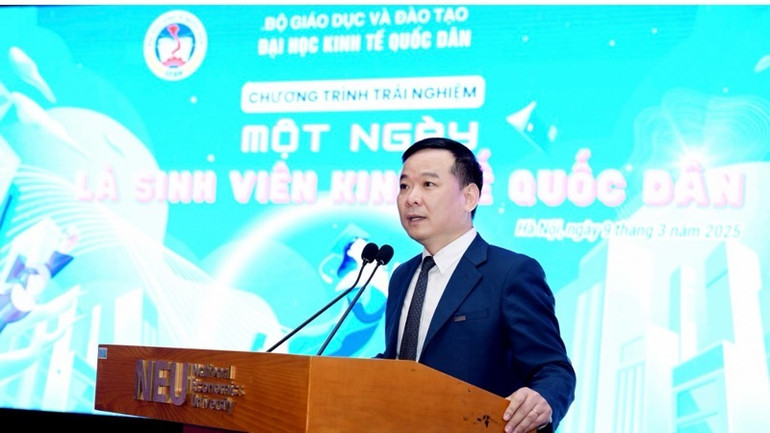 Phó Giám đốc Đại học Kinh tế Quốc dân, Phó giáo sư, Tiến sĩ Bùi Huy Nhượng phát biểu tại chương trình.