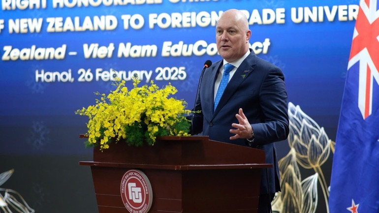 Thủ tướng New Zealand Christopher Luxon giao lưu với cán bộ, giảng viên và sinh viên Trường đại học Ngoại thương.