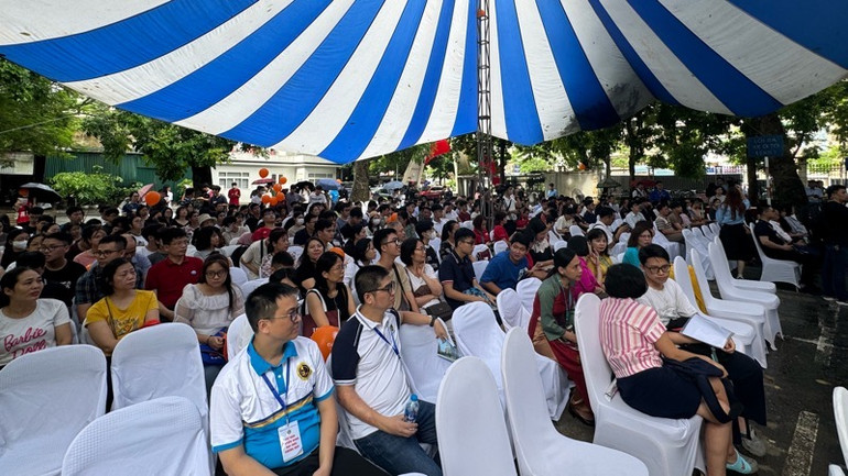 Những thắc mắc, băn khoăn của thí sinh và phụ huynh được Ban tư vấn giải đáp.