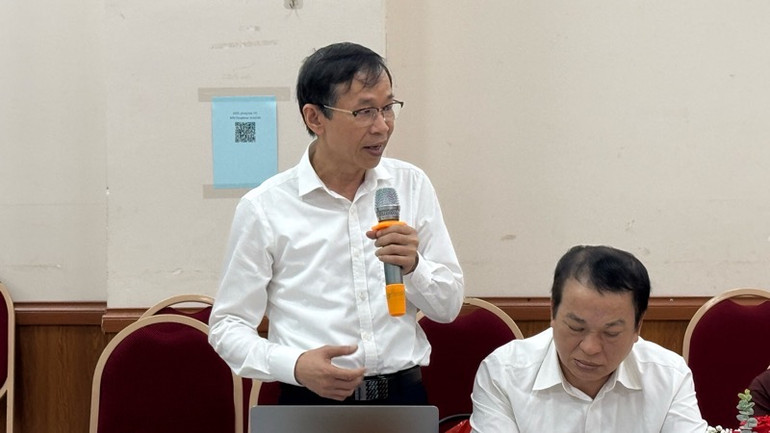 Giáo sư, Tiến sĩ Nguyễn Văn Minh, nguyên Hiệu trưởng Trường đại học Sư phạm Hà Nội chia sẻ tại hội thảo.