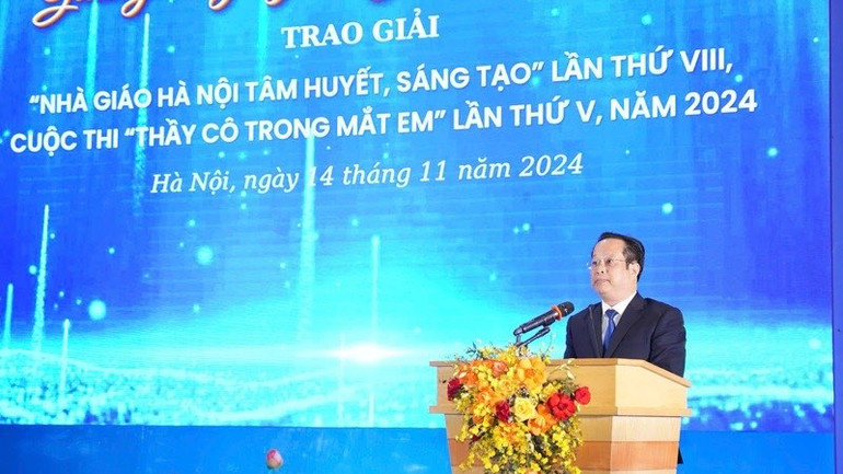 Giám đốc Sở Giáo dục và Đào tạo Hà Nội Trần Thế Cương phát biểu tại lễ trao giải. Giám đốc Sở Giáo dục và Đào tạo Hà Nội Trần Thế Cương phát biểu tại lễ trao giải.