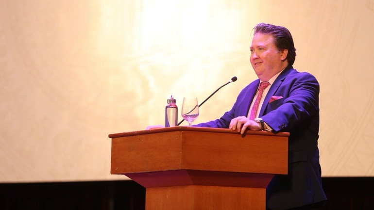 Đại sứ Marc Knapper bày tỏ vui mừng khi được đến thăm Đại học Quốc gia Hà Nội.