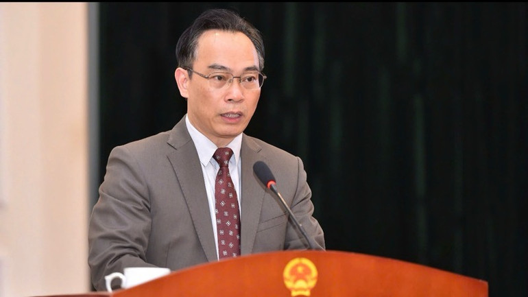 Thứ trưởng Bộ Giáo dục và Đào tạo Hoàng Minh Sơn phát biểu tại lễ ký kết.