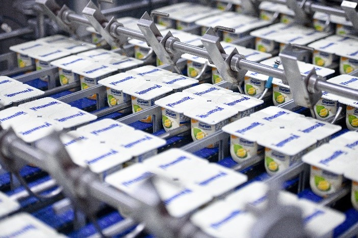 Sữa chua hương vị sầu riêng của Vinamilk xuất khẩu sang thị trường Trung Quốc. Sữa chua hương vị sầu riêng của Vinamilk xuất khẩu sang thị trường Trung Quốc.