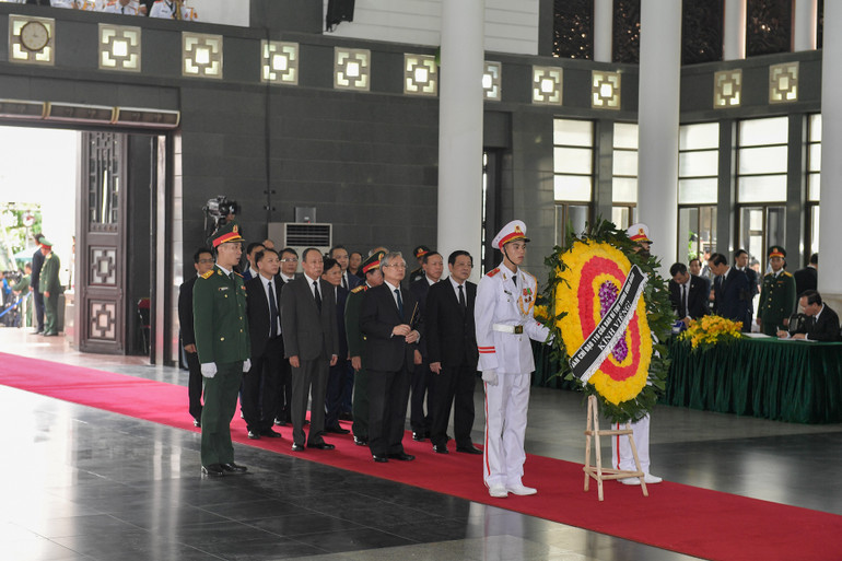 Toàn cảnh Lễ viếng Tổng Bí thư Nguyễn Phú Trọng: Trang nghiêm và xúc động ảnh 348