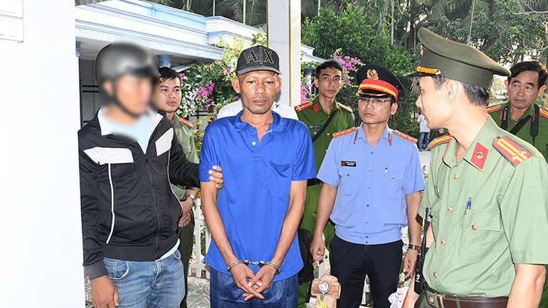 Khởi tố, bắt tạm giam đối tượng Kim Som Rinh, ngụ ấp Đại Trường, xã Phú Cần, huyện Tiểu Cần, tỉnh Trà Vinh.