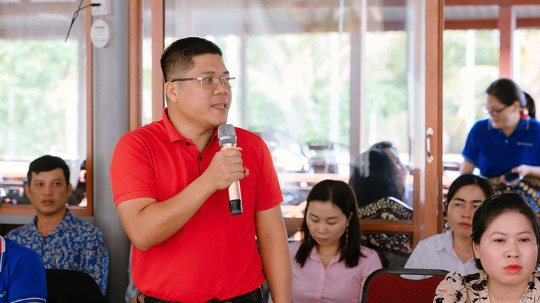 Ông Trần Thanh Nghị, Giám đốc chi nhánh Bến Thành Tourist tại Cần Thơ, trình bày ý kiến tại buổi tọa đàm.