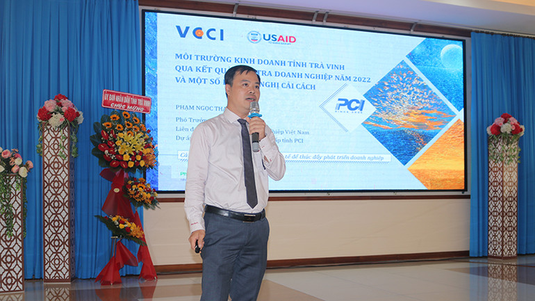 Phó trưởng Ban Pháp chế VCCI Phạm Ngọc Thạch phân tích, đánh giá các chỉ số PCI của tỉnh Trà Vinh.