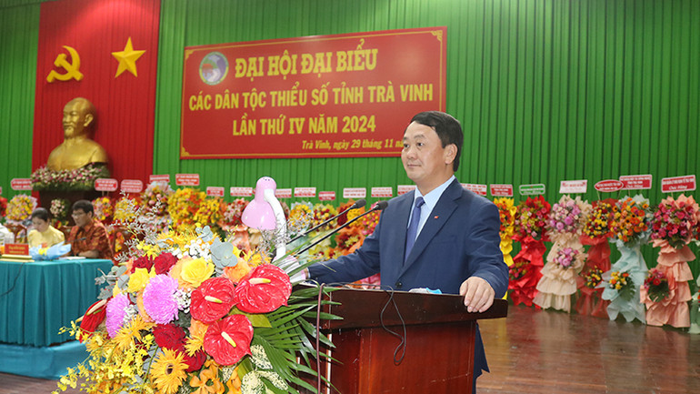 Bộ trưởng, Chủ nhiệm Ủy ban Dân tộc Hầu A Lềnh phát biểu tại Đại hội.