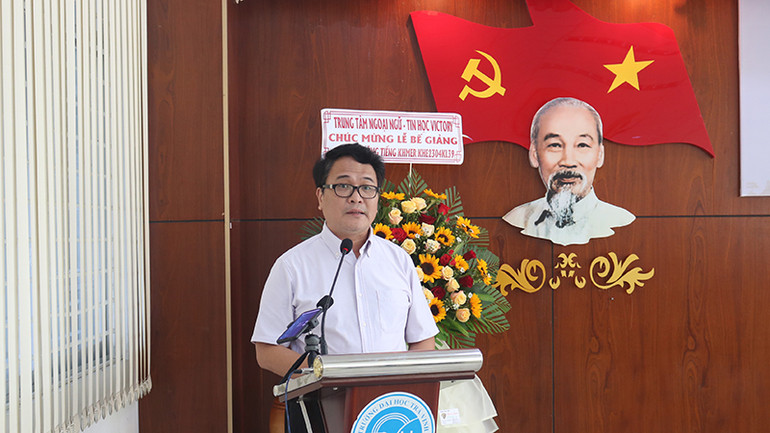 Trưởng phòng Hợp tác và Đào tạo, bồi dưỡng nước ngoài, Cục Đào tạo, bồi dưỡng cán bộ, Ban Tổ chức Trung ương, Nguyễn Ngọc Thanh phát biểu tại buổi lễ bế giảng khóa học.