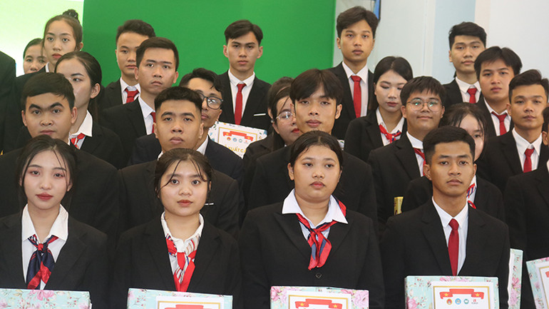 Thanh niên các tỉnh Trà Vinh, Bến Tre trúng tuyển và sẽ làm việc theo hợp đồng có thời hạn tại Nhật Bản. Thanh niên các tỉnh Trà Vinh, Bến Tre trúng tuyển và sẽ làm việc theo hợp đồng có thời hạn tại Nhật Bản.