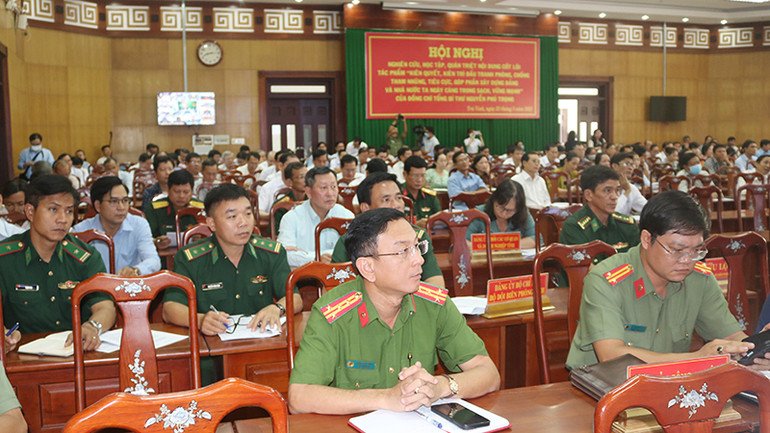 Quang cảnh hội nghị.