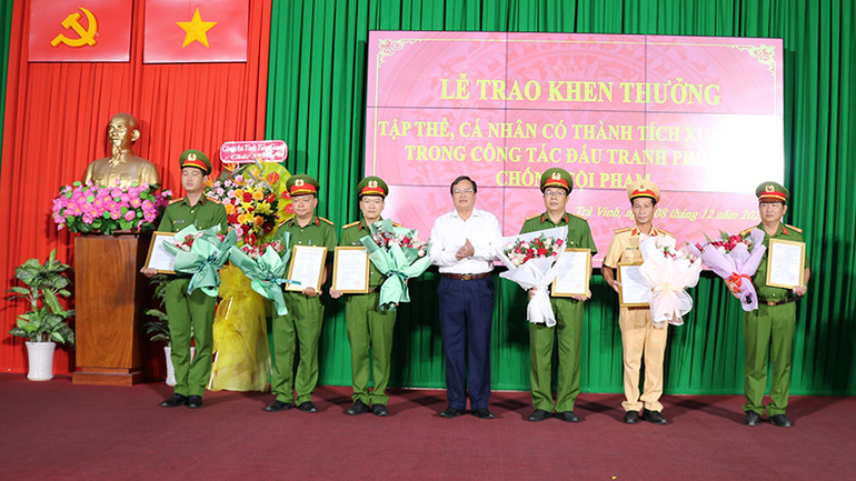 Các tập thể thuộc Công an tỉnh Trà Vinh có thành tích xuất sắc được biểu dương, khen thưởng.