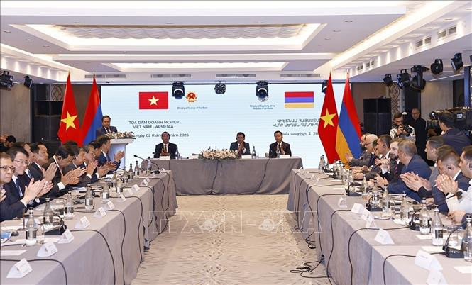 Quang cảnh tọa đàm. Quang cảnh tọa đàm.