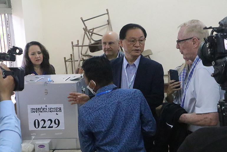 Nhiều quan sát viên quốc tế tham gia giám sát cuộc tổng tuyển cử tại Campuchia