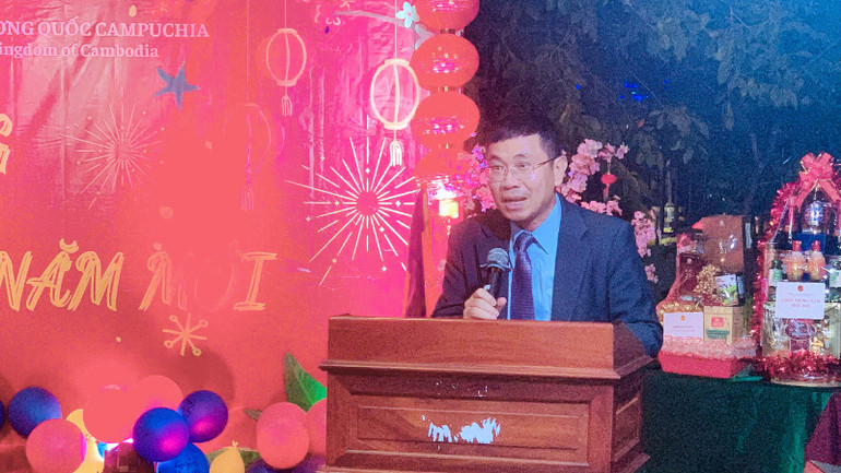 Sinh viên Việt Nam tại Campuchia vui đón năm mới ảnh 2