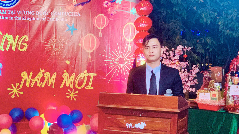 Sinh viên Việt Nam tại Campuchia vui đón năm mới ảnh 1