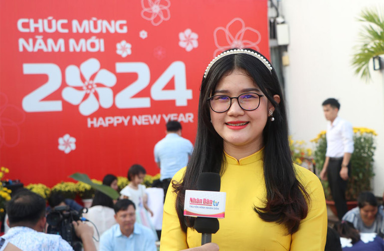 Chị Leang Socheata am hiểu văn hóa và nói giỏi tiếng Việt. (Ảnh: Nguyễn Hiệp)