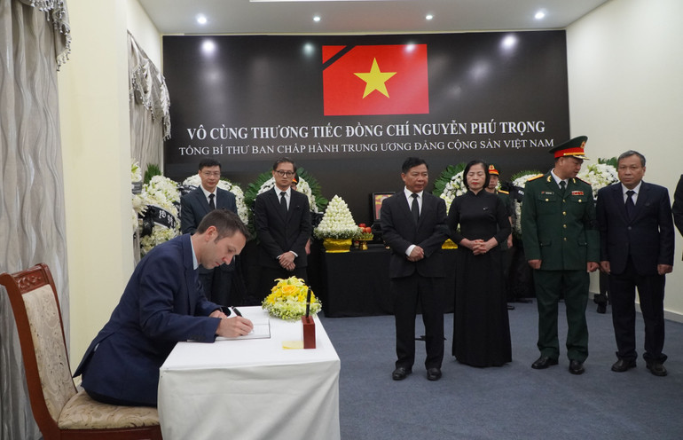 "Tổng Bí thư Nguyễn Phú Trọng đã đóng vai trò quan trọng trong việc nâng cao vị thế của Việt Nam trong cộng đồng quốc tế và làm sâu sắc mối quan hệ giữa Vương quốc Anh và Việt Nam". (Ảnh: Nguyễn Hiệp)