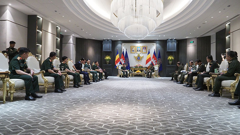 Cuộc gặp diễn ra trong không khí thắm tình hữu nghị. (Ảnh: NGUYỄN HIỆP) Cuộc gặp diễn ra trong không khí thắm tình hữu nghị. (Ảnh: NGUYỄN HIỆP)