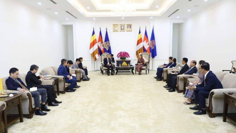 Buổi chào xã giao diễn ra tại Trụ sở Đảng Nhân dân Campuchia. (Ảnh: HUY VŨ)