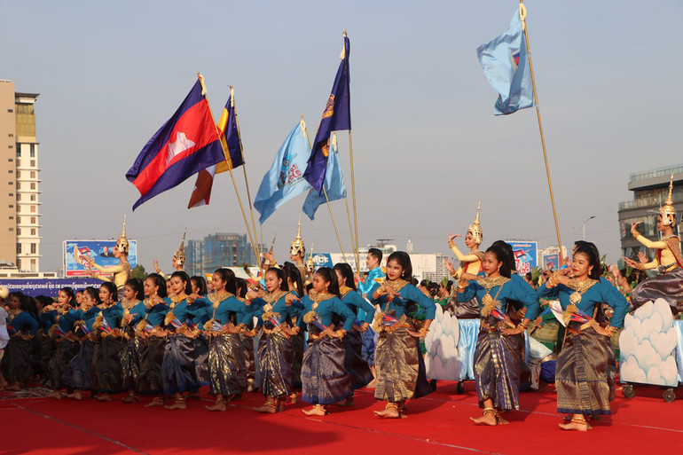 Biểu diễn văn nghệ chào mừng kỷ niệm ngày lễ mang tính lịch sử của dân tộc. Ảnh: Nguyễn Hiệp Biểu diễn văn nghệ chào mừng kỷ niệm ngày lễ mang tính lịch sử của dân tộc. Ảnh: Nguyễn Hiệp