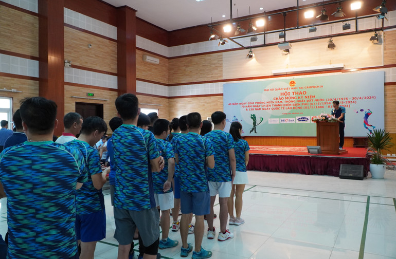 Hơn 60 vận động viên tham gia thi đấu tại hội thao. (Ảnh: Nguyễn Hiệp)