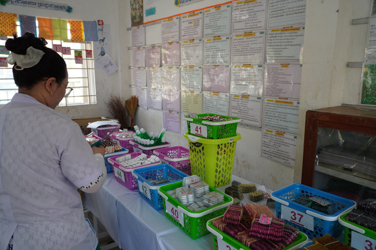 Nhiều loại thuốc được chuẩn bị để phát cho 600 người đến khám (Ảnh: Nguyễn Hiệp) Nhiều loại thuốc được chuẩn bị để phát cho 600 người đến khám (Ảnh: Nguyễn Hiệp)