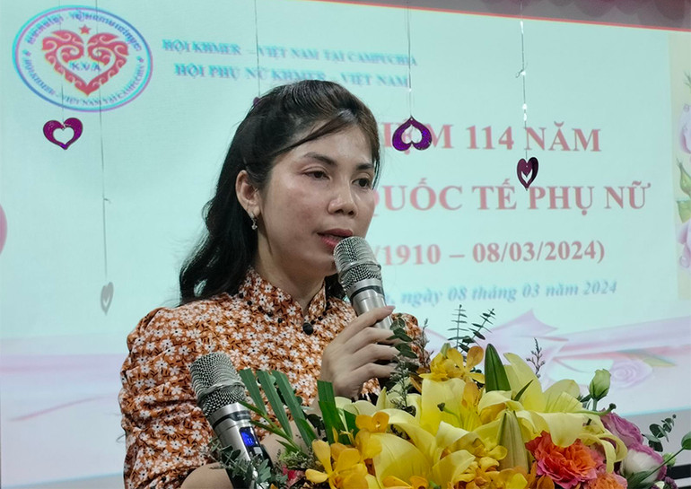 Chủ tịch Hội Phụ nữ Khmer-Việt Nam Phạm Thị Hạnh (Ảnh: Sơn Xinh) Chủ tịch Hội Phụ nữ Khmer-Việt Nam Phạm Thị Hạnh (Ảnh: Sơn Xinh)