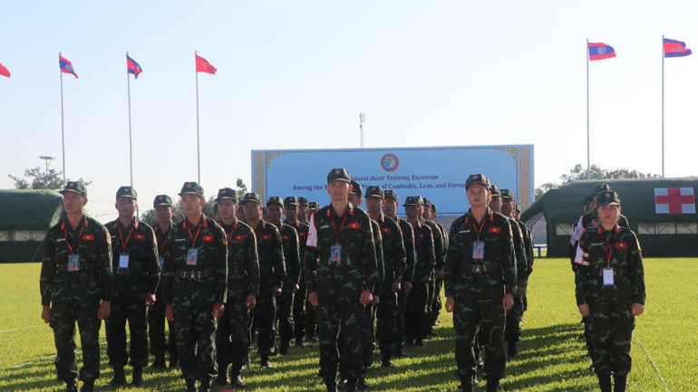 Đoàn Việt Nam tham gia cuộc diễn tập chung quân đội ba nước. (Ảnh: Nguyễn Hiệp)