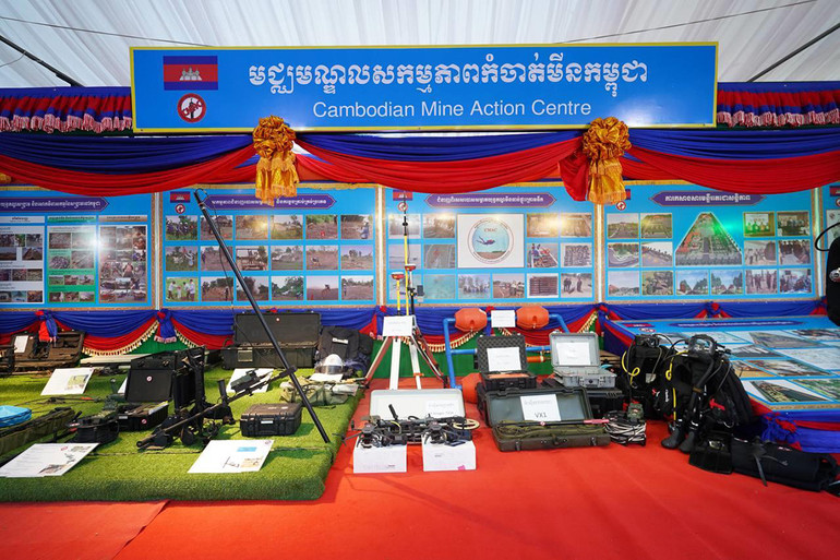 Trong khuôn khổ lễ kỷ niệm có tổ chức triển lãm trưng bày thành tựu của một số ngành. (Ảnh: Fresh)