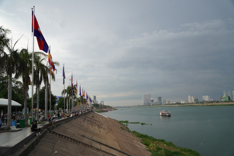 Sự kiện được tổ chức bên bờ sông Bốn mặt, gần Hoàng cung và các công trình văn hóa, lịch sử. (Ảnh: Nguyễn Hiệp)