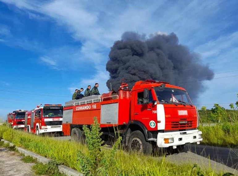 Lực lượng cứu hỏa từ khắp các tỉnh, thành phố Cuba đều được huy động tham gia vào công tác chữa cháy.
