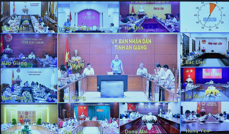 Tham dự hội nghị tại 33 điểm cầu địa phương có các đồng chí Chủ tịch Ủy ban nhân dân các tỉnh, thành phố có dự án đi qua là thành viên Ban Chỉ đạo.