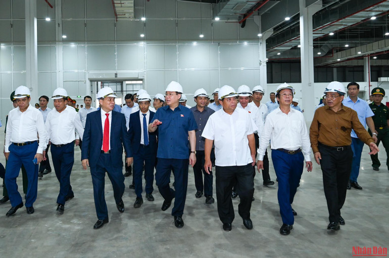 [Ảnh] Chủ tịch Quốc hội Vương Đình Huệ thăm và làm việc tại tỉnh Hà Tĩnh ảnh 9