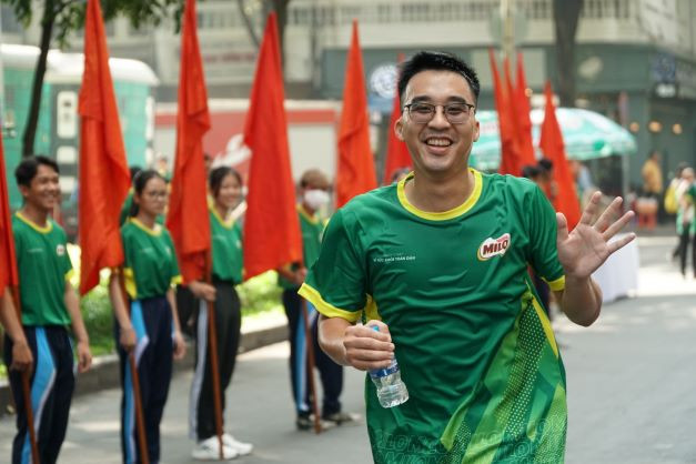 Nụ cười một vận động viên chuẩn bị về đích.