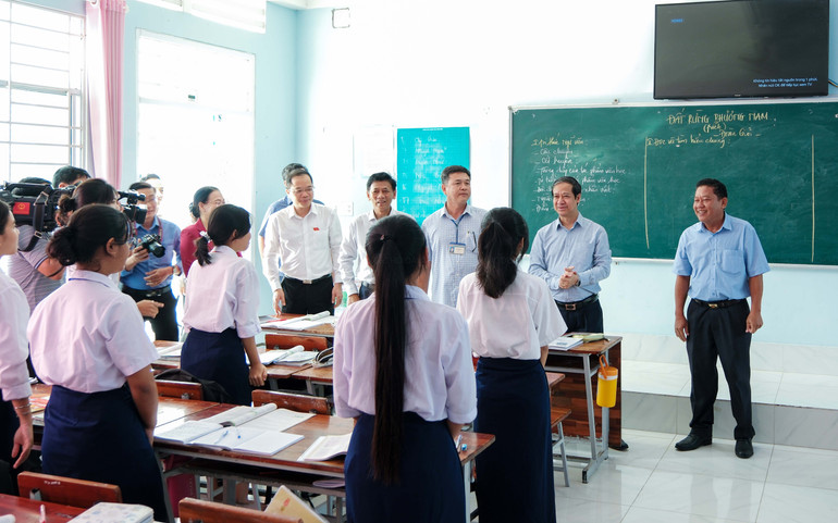 Đoàn công tác Ủy ban Văn hóa, Giáo dục của Quốc hội đi thực tế ở Sóc Trăng. Đoàn công tác Ủy ban Văn hóa, Giáo dục của Quốc hội đi thực tế ở Sóc Trăng.