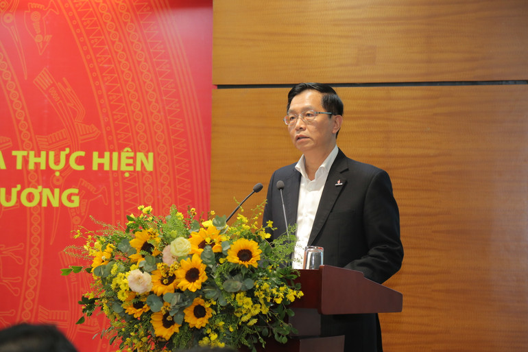 Đồng chí Trần Quang Dũng, Trưởng ban Truyền thông và Văn hóa doanh nghiệp, Tập đoàn Dầu khí Quốc gia Việt Nam phát biểu ý kiến tại Hội nghị. Đồng chí Trần Quang Dũng, Trưởng ban Truyền thông và Văn hóa doanh nghiệp, Tập đoàn Dầu khí Quốc gia Việt Nam phát biểu ý kiến tại Hội nghị.