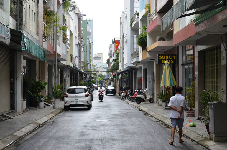 Đường Hoàng Tích Trí vừa được cải tạo xong rất thông thoáng và sạch đẹp.