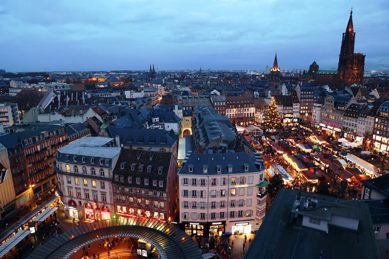 Thành phố Strasbourg mang vẻ đẹp hòa trộn giữa hiện đại và truyền thống, là điểm đến du lịch của đông đảo du khách trong nước và quốc tế. (Ảnh: FranceInfo)