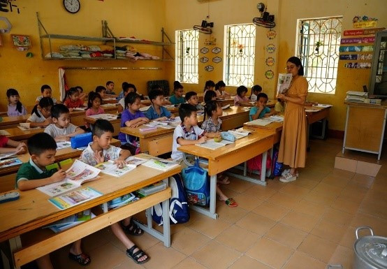 Cô trò Trường tiểu học Kim Đồng (Yên Bái) mới được quay lại trường học, sau những ngày bão lũ nước ngập cao đến gần 3m.