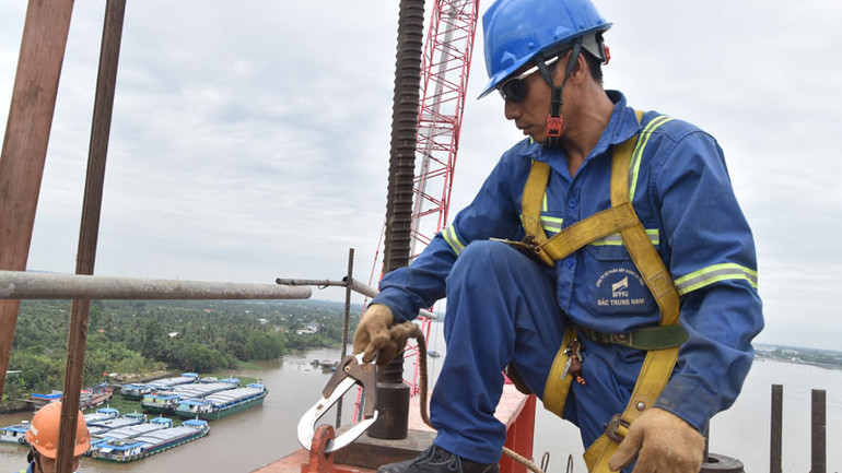 An toàn lao động luôn đặt lên hàng đầu.