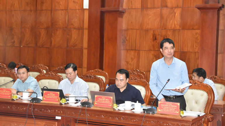 Thành viên Đoàn kiểm tra phát biểu tại buổi làm việc.